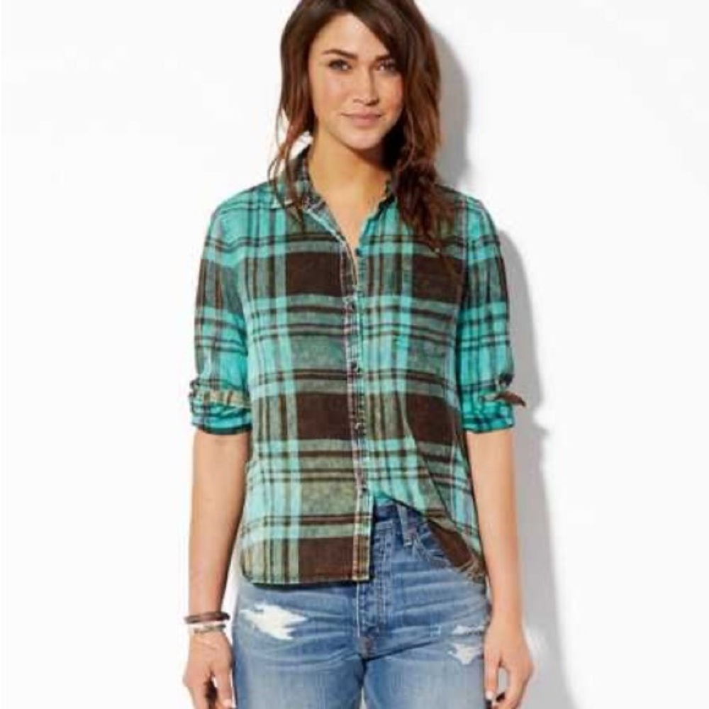 American Eagle Outfitters Teal and Black Plaid Button-Down Shirt